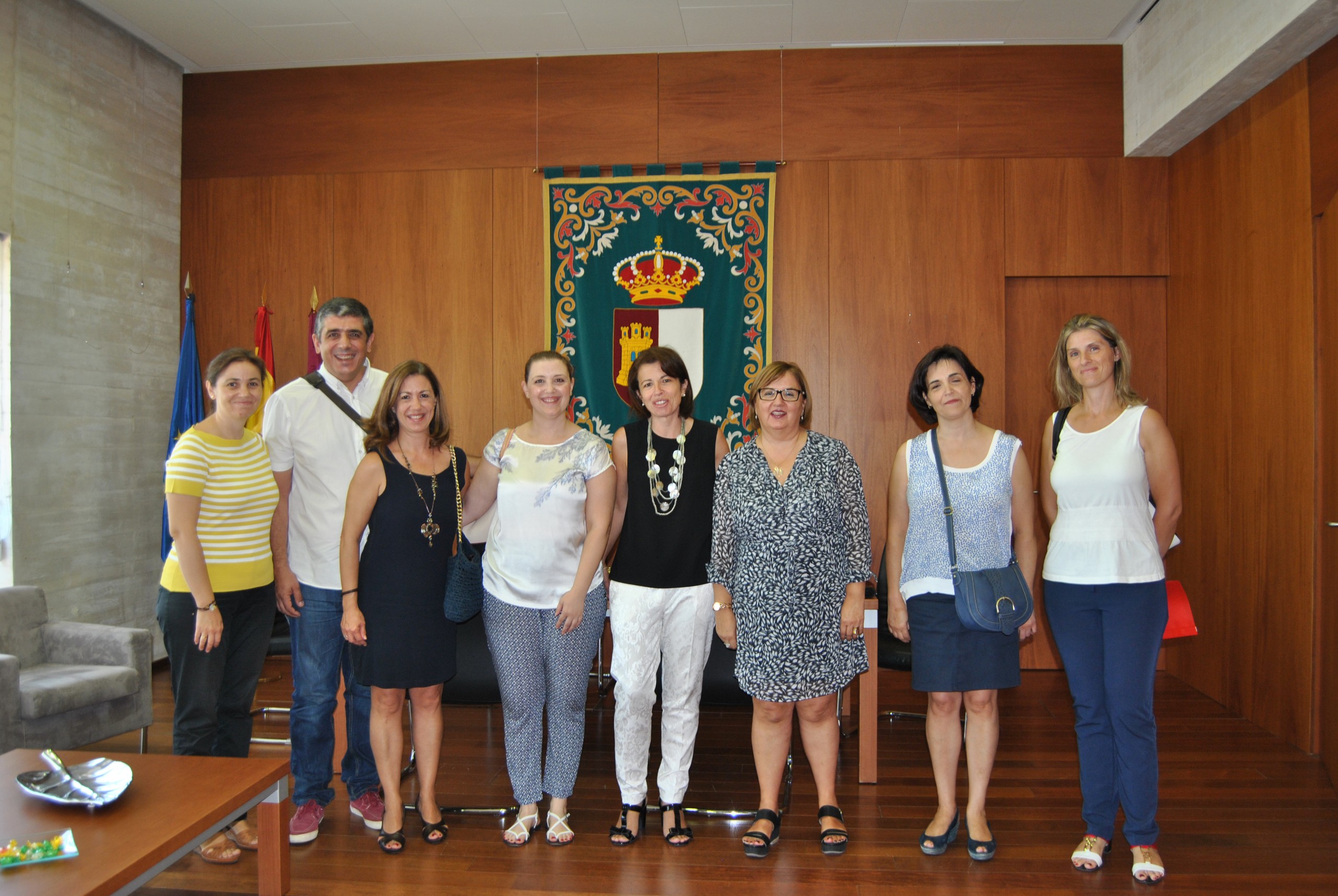 La consejera de Educación atiende las peticiones de las familias de alumnos con autismo