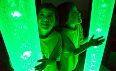 El porqué de las salas multisensoriales SHX para personas con TEA