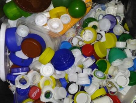 np17-2_35_toneladas_de_tapones