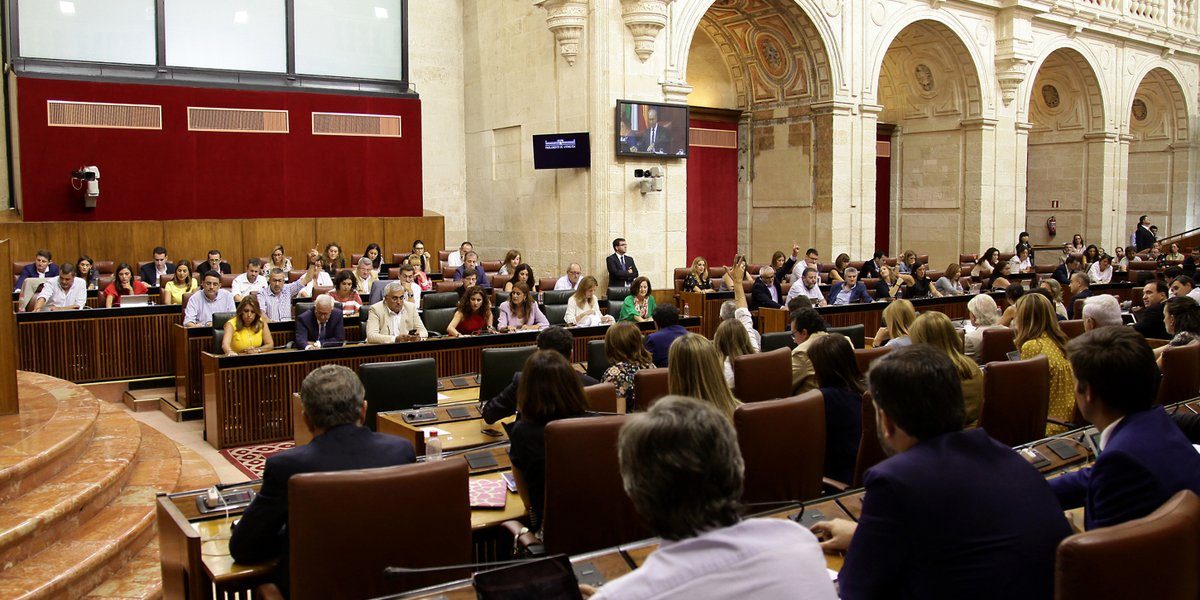 pleno-parlamento-aprobacion-ley-servicios-sociales