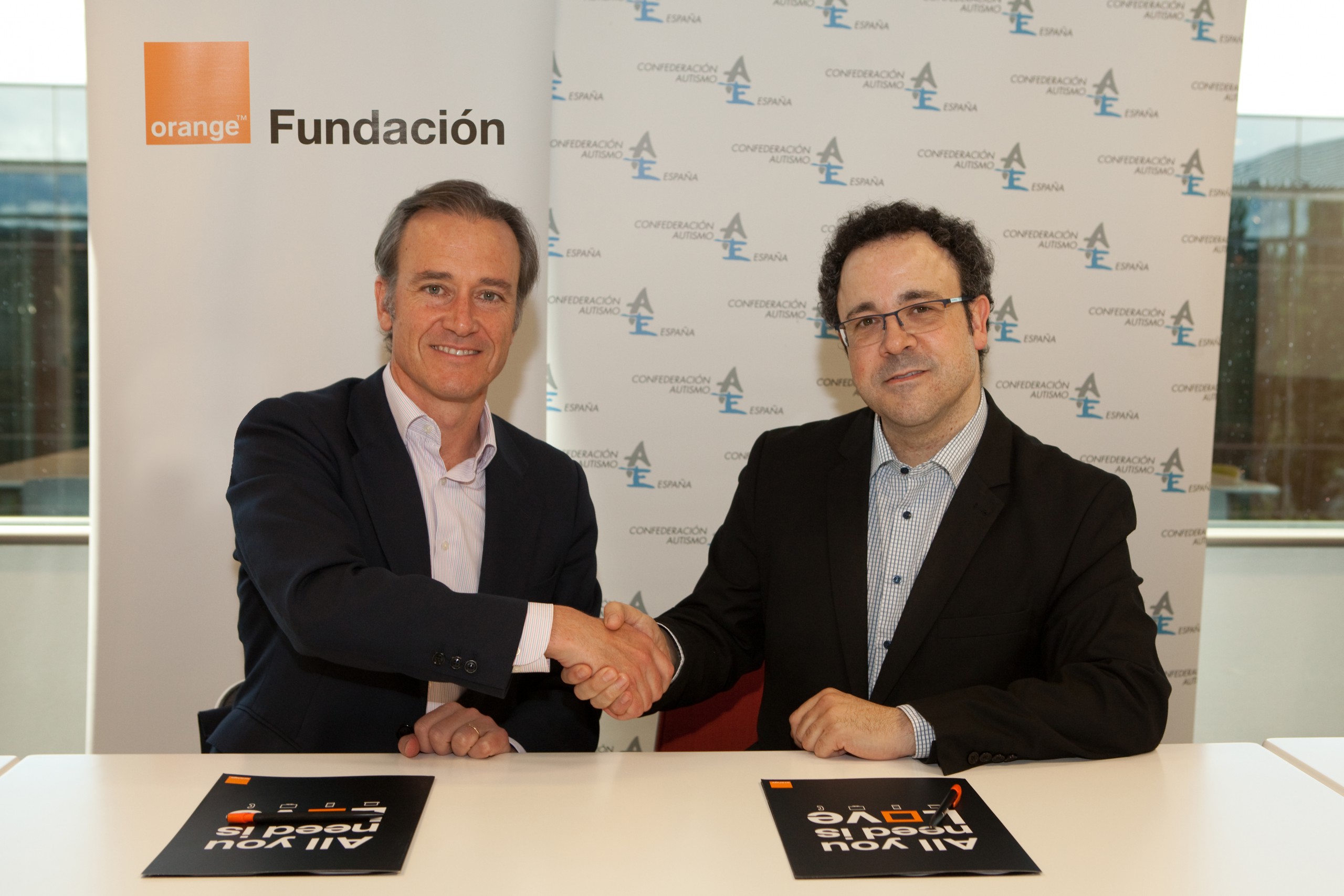 fundacion_orange_autismo_espana_firma_2