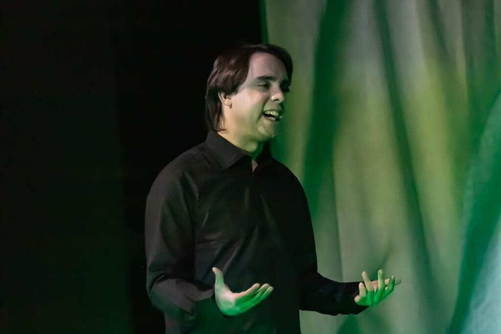 Johann Sebastian, barítono con autismo en plena actuación