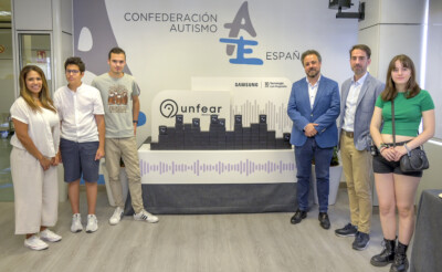 Samsung dona a Autismo España 100 auriculares que pueden controlar el ruido exterior