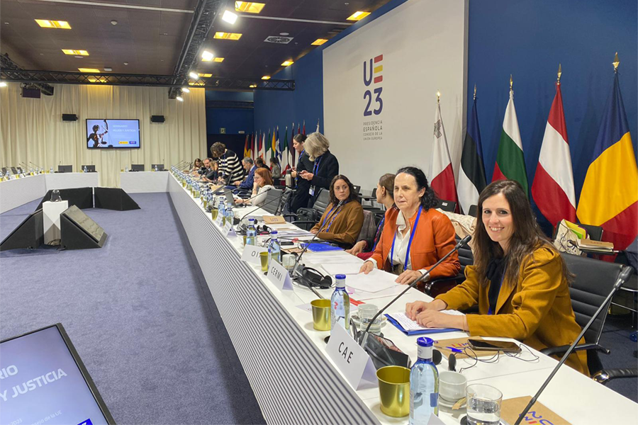Fotografía de la mesa redonda del seminario "Mujer y Justicia"