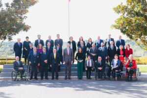 Sus Majestades los Reyes reciben en audiencia a una delegación del Cermi Estatal 