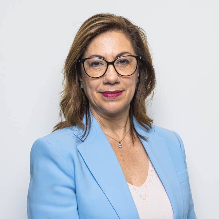 Fotografía de la secretaria de la Junta Directiva de Autismo España, Cristina V. Gómez Palomo