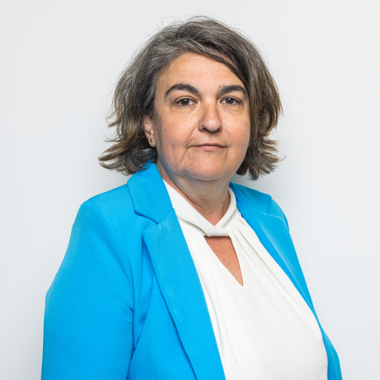 Fotografía de la tesorera de la Junta Directiva de Autismo España, Susana Guri Adrados