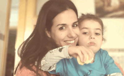 "Con mucho trabajo y esfuerzo, Sira está consiguiendo muchos pequeños logros día a día"